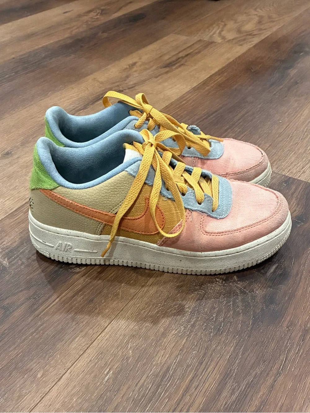 Nike Air Force 1 LV8 Sun Club Pastel Tennis Shoes Sneakers 4.5 Girl